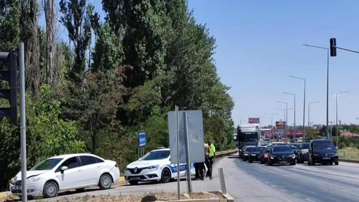 Çay'da zincirleme kaza: 3 yaralı