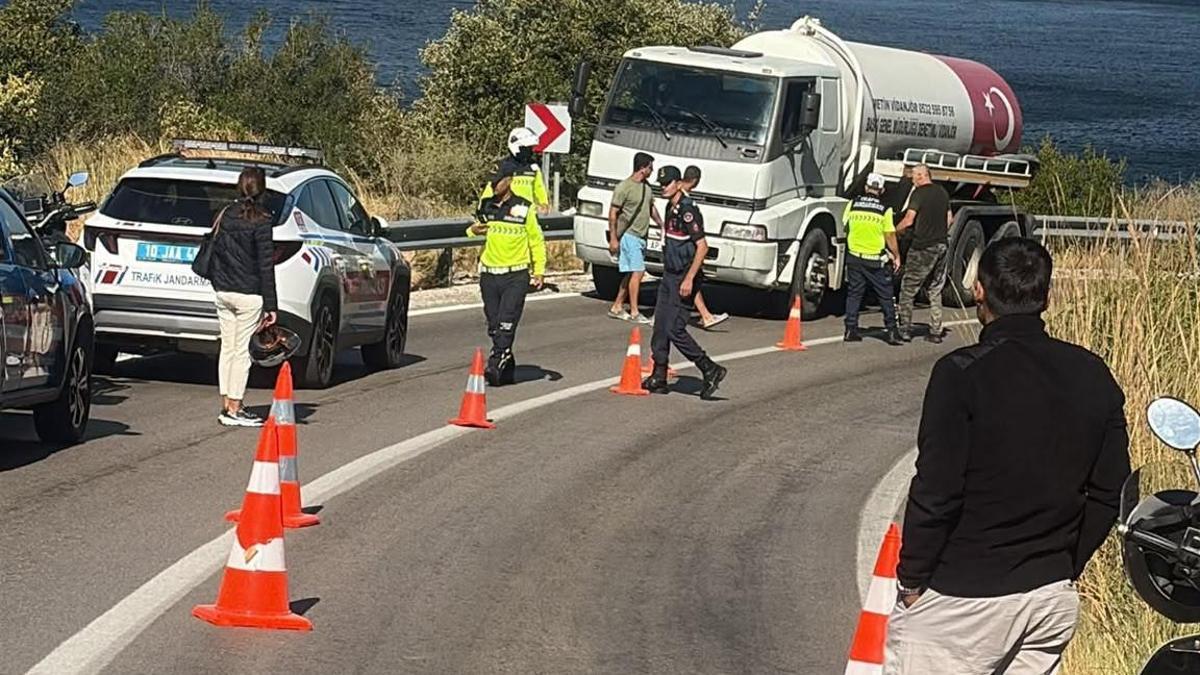 Motosikletiyle vidanjöre çarpan 19 yaşındaki Nazlıcan hayatını kaybetti