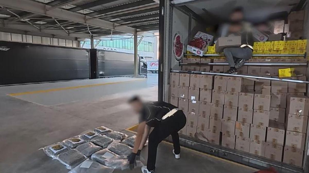 İstanbul'da zehir sevkiyatına darbe! Kilolarca ele geçirildi