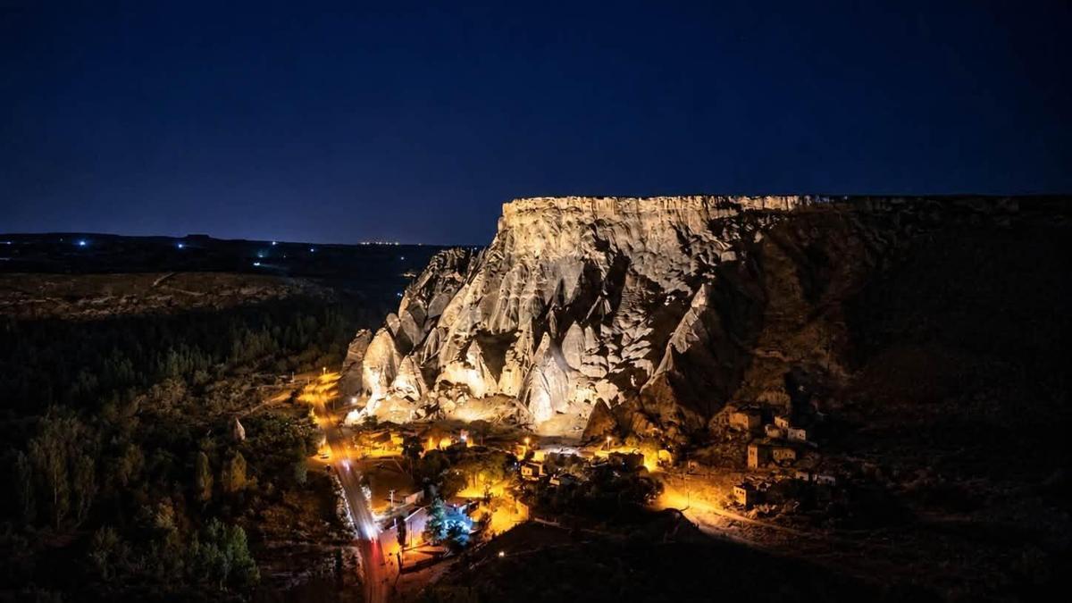 Kapadokya’nın en büyük Katedrali aydınlatıldı