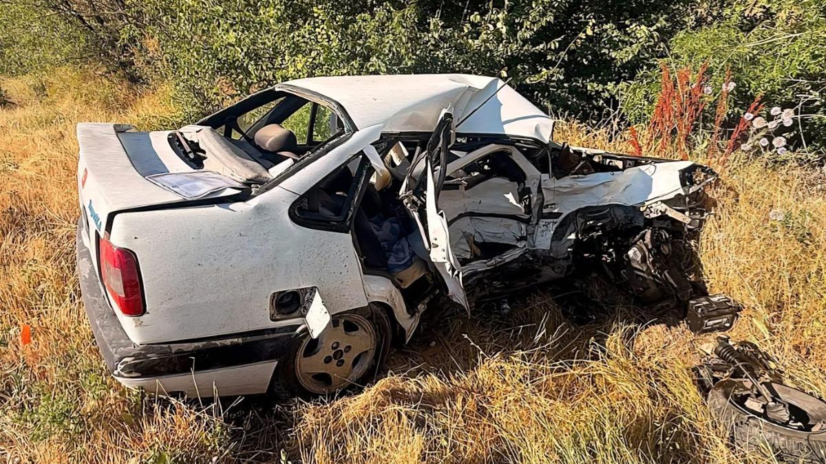 Otomobiller çarpıştı: 1 ölü, 3 yaralı