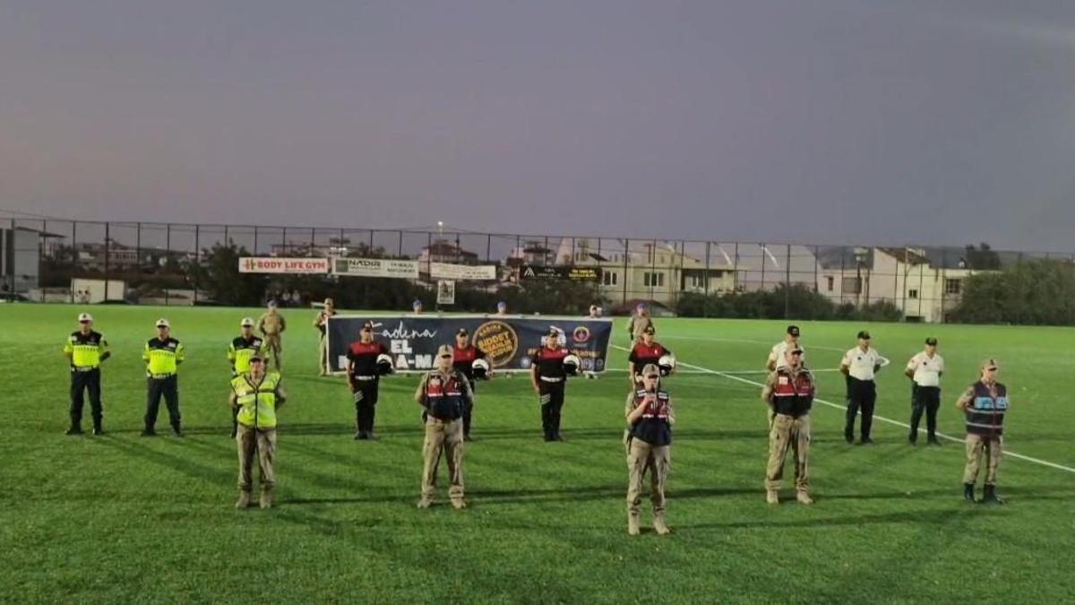 Samandağ'da jandarmadan futbol maçında farkındalık çalışması