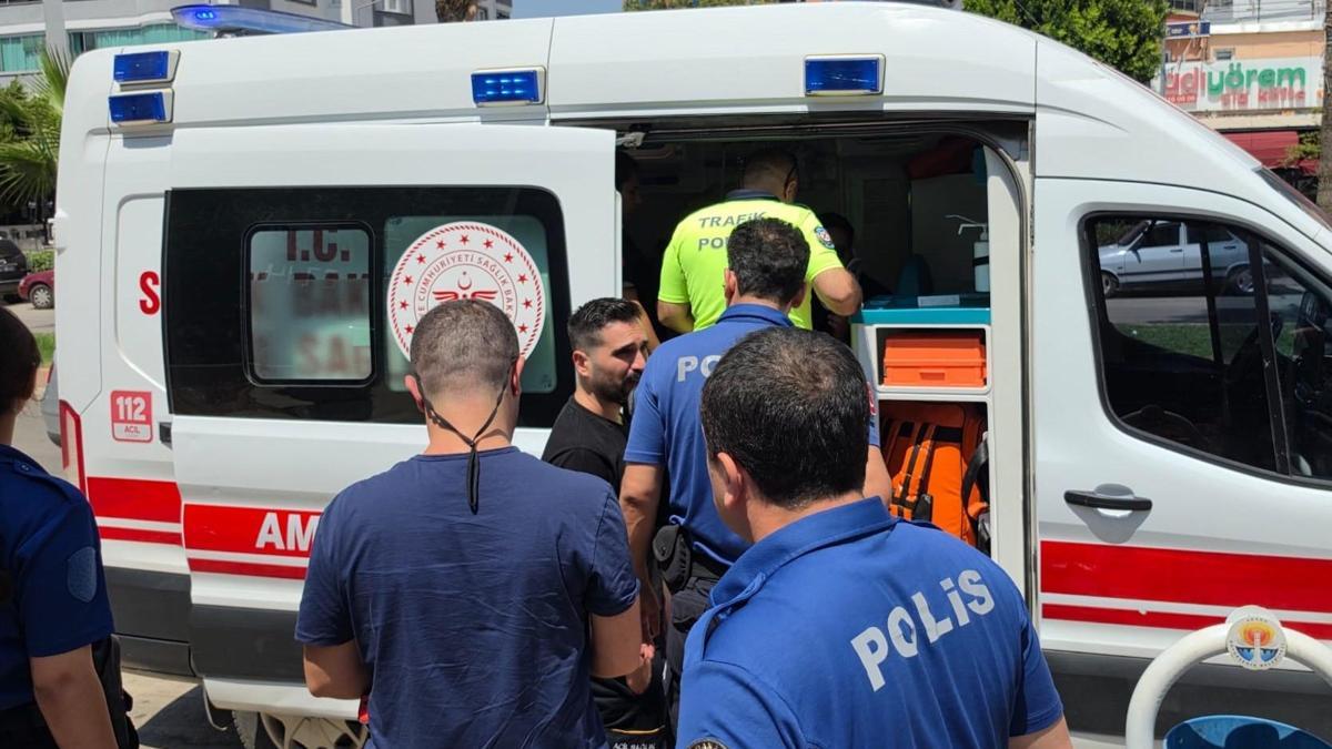 Otomobil ile çarpışan motosikletteki 2 kişi yaralandı