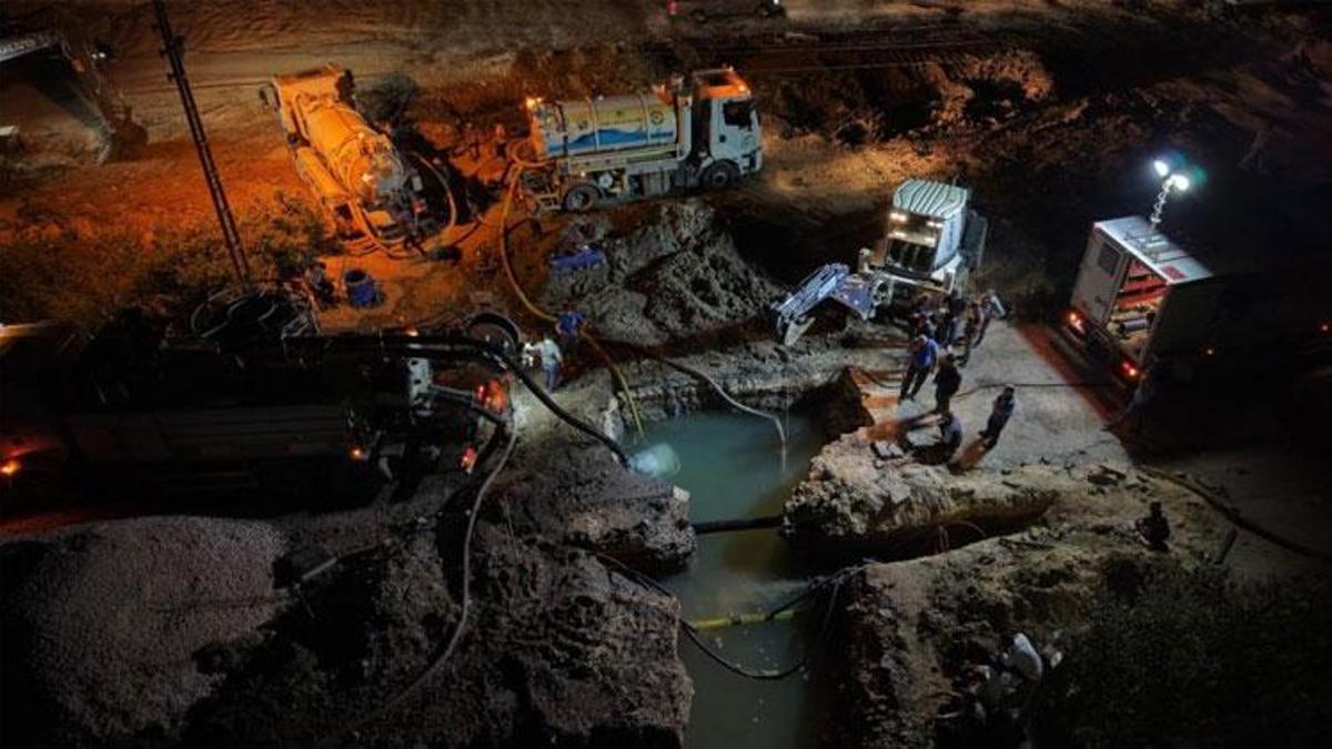 Hatay'da HATSU abonelerine bin litre suyu ücretsiz verdi