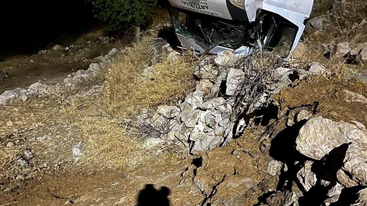 Batman’da minibüs şarampole devrildi: 5 yaralı