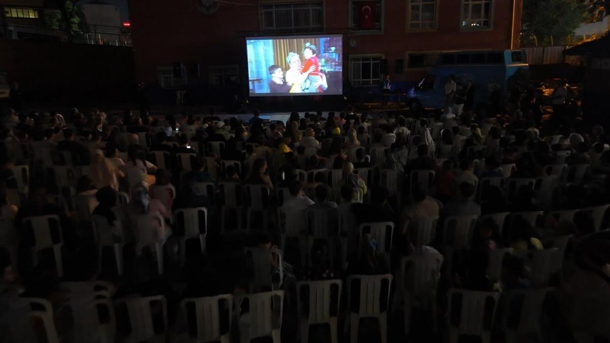 Bahçelievler’de ‘Neşeli Günler’ filmi izlendi