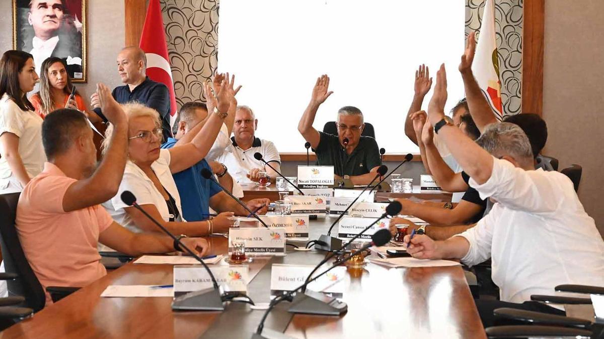 Kemer Belediyesi'nde ağustos meclisi