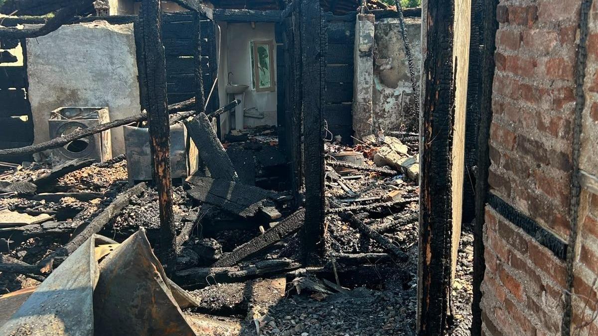 Bafra'da ev yangını; ev ve traktör kullanılmaz hale geldi