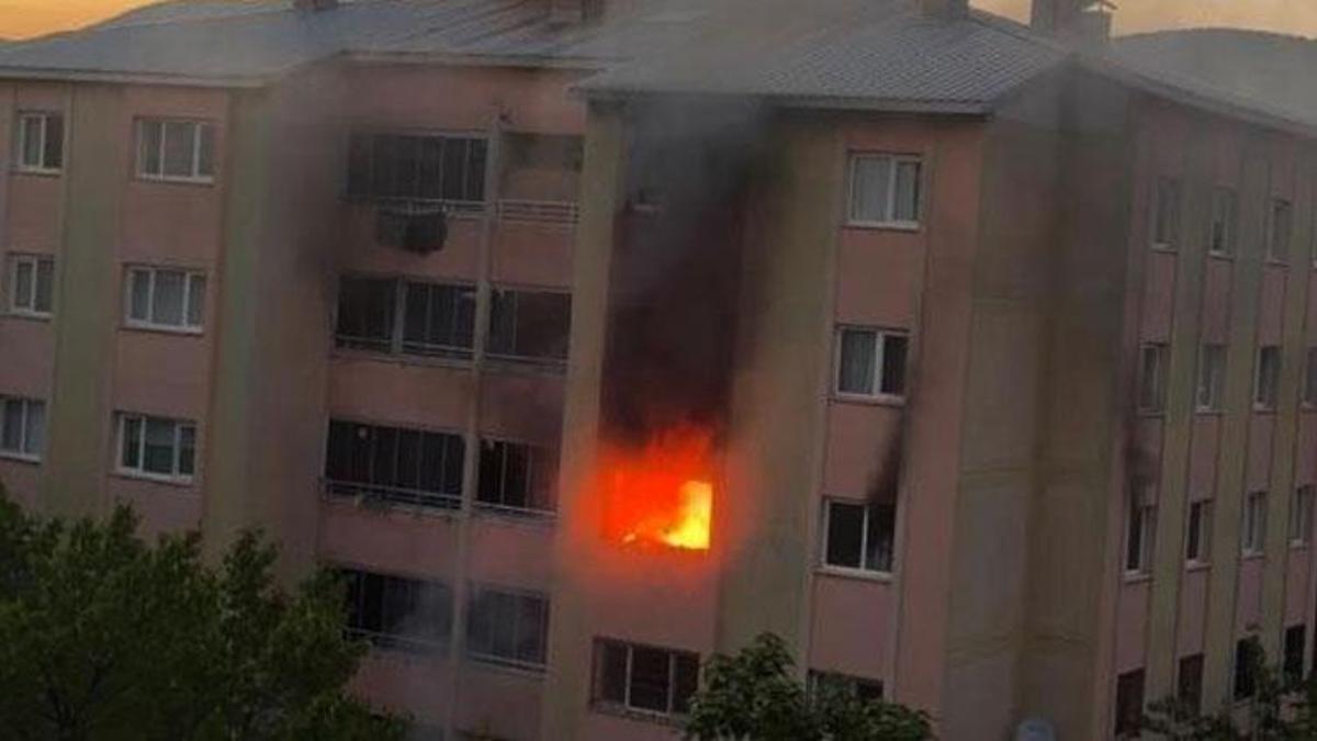 16 dairelik binada yangın dehşeti! Mahsur kalanlar için itfaiye harekete geçti