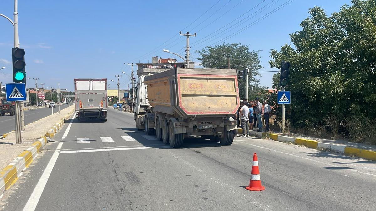Hafriyat kamyonunun çarptığı yaya, tedavi gördüğü hastanede öldü