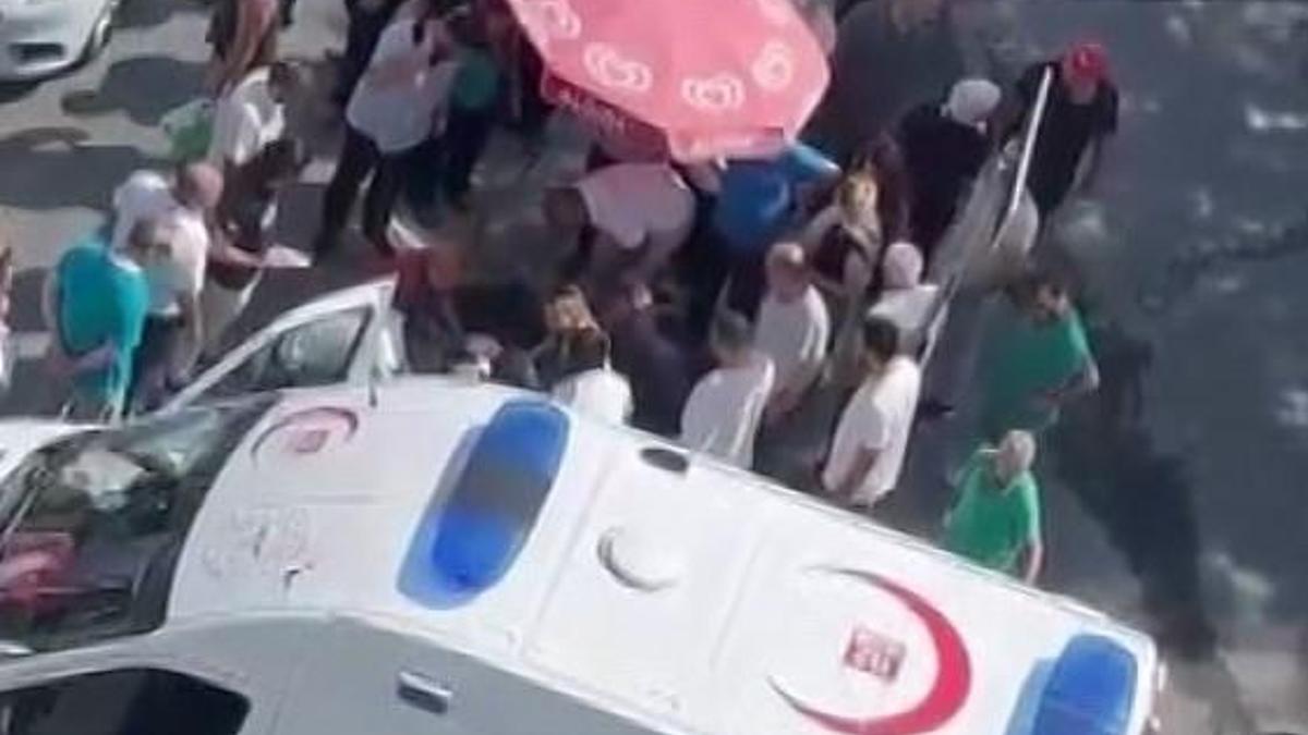 Bahçelievler'de minibüste, husumetli olduğu şoförü vurup kaçtı