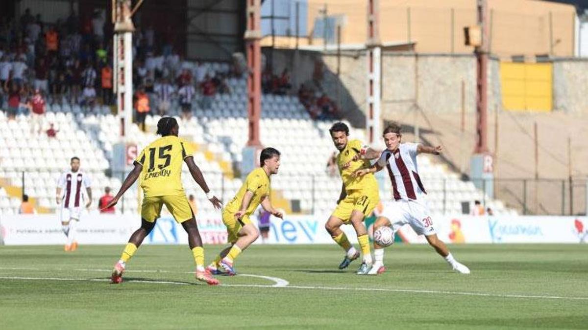 Bandırmaspor - İstanbulspor maçında 3 puan 3 golle geldi