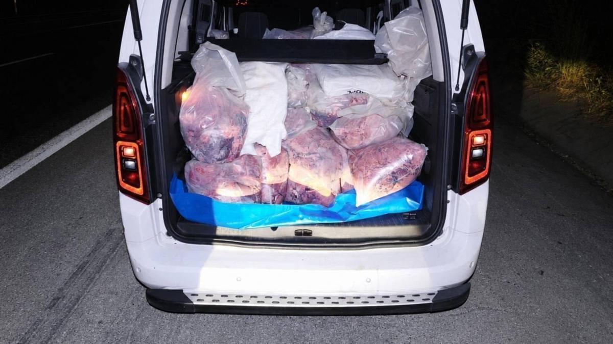 Mersin'de 877 kilogram kaçak sakatat ele geçirildi