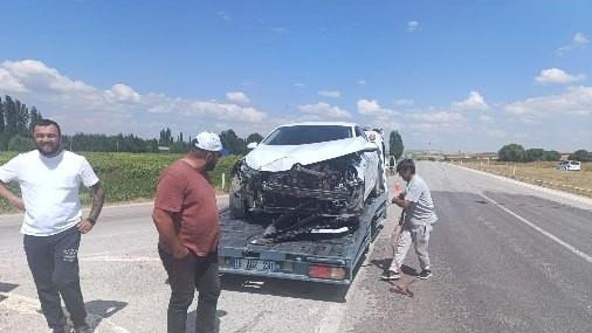 Çorum'da pikap ile otomobilin çarpıştığı kazada 2 yaralı