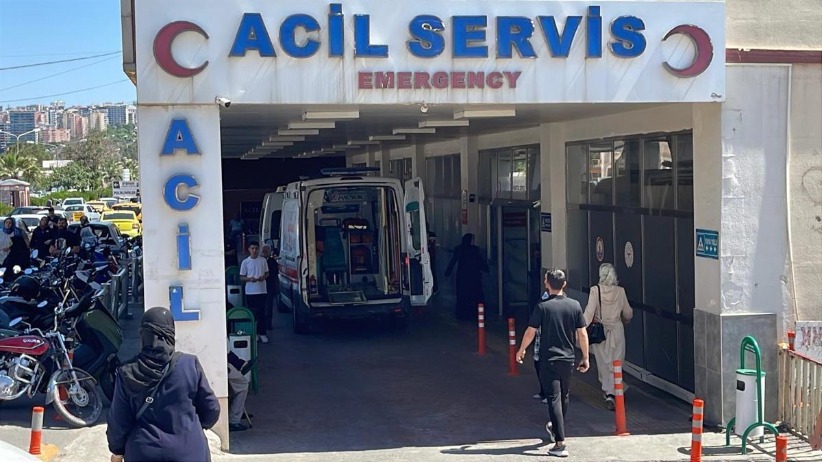 Yanan araçta 4 çocuk annesinin cesedi bulundu; 4 gözaltı