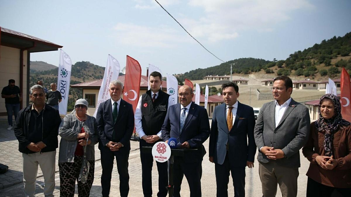 Balıkesir Sındırgı'da depremzedeler için 305 konutun kurası çekildi