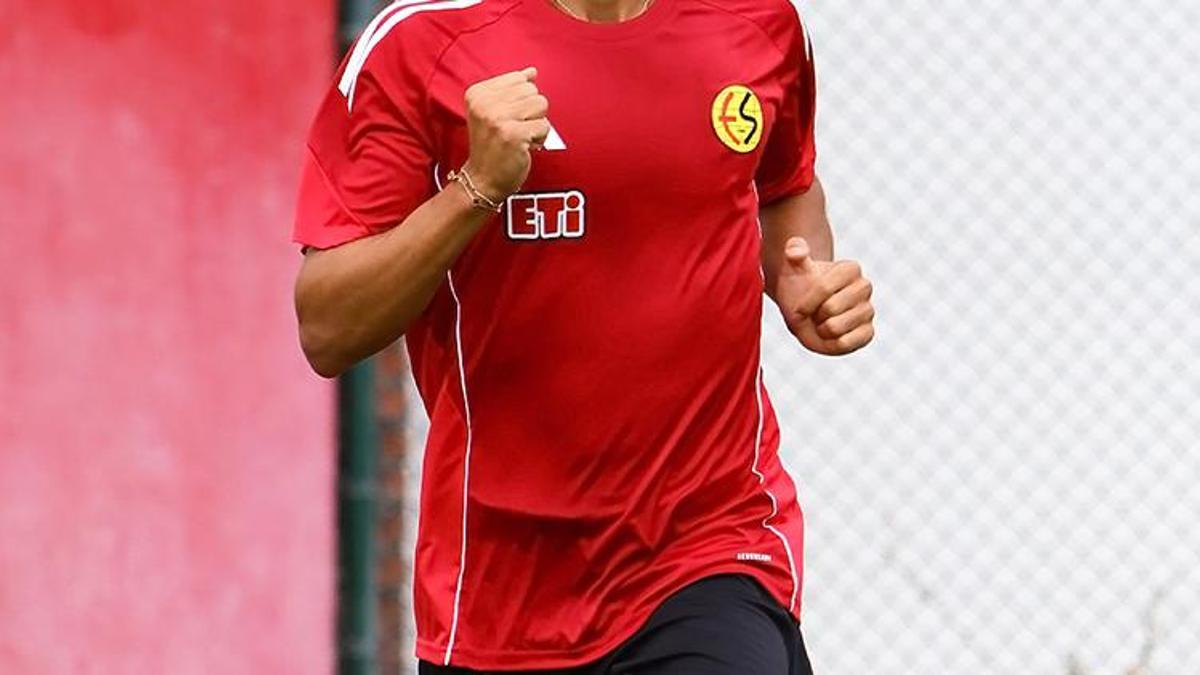 Eskişehirspor'dan ayrıldı, rakip takıma transfer oldu