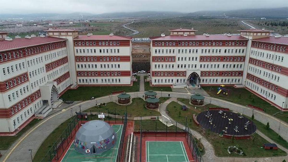 Özel öğrenci yurtlarında ruhsat ve uyum için geçiş süresi 2 yıl uzatıldı