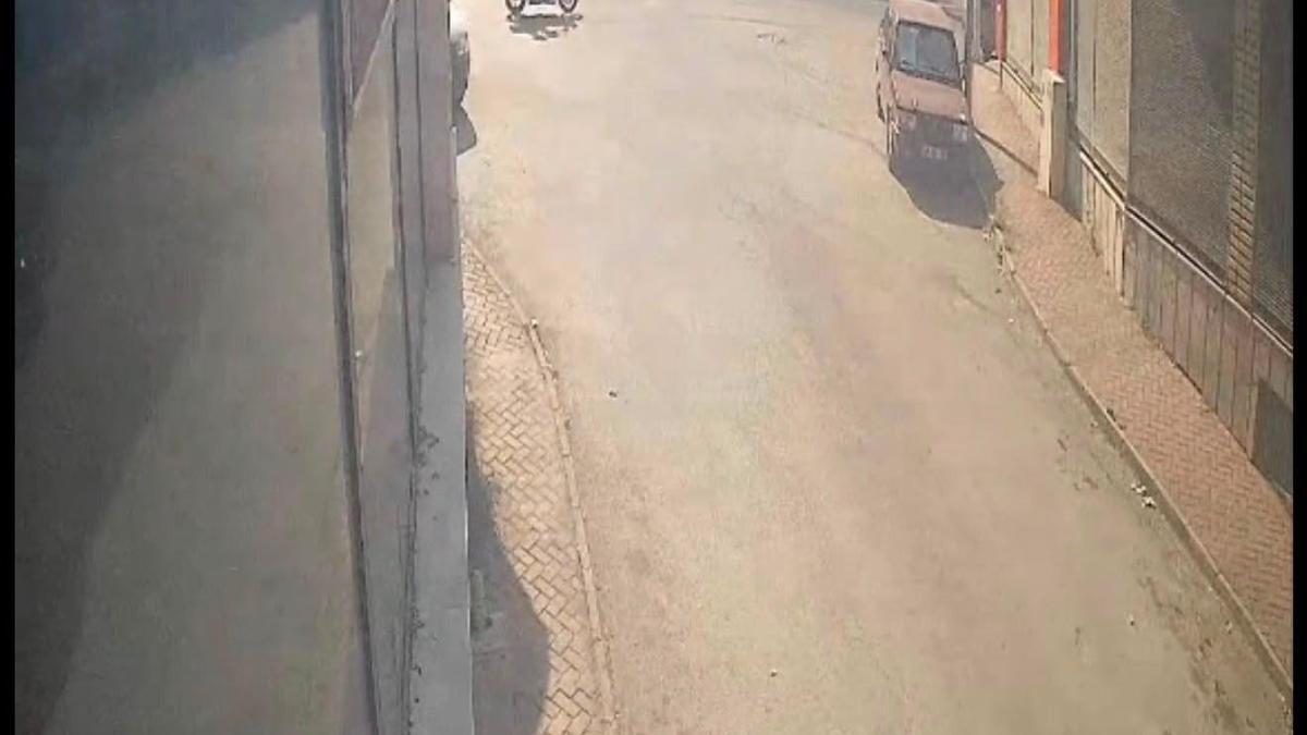 Eskişehir'de 2 kişinin yaralandığı kaza kamerada