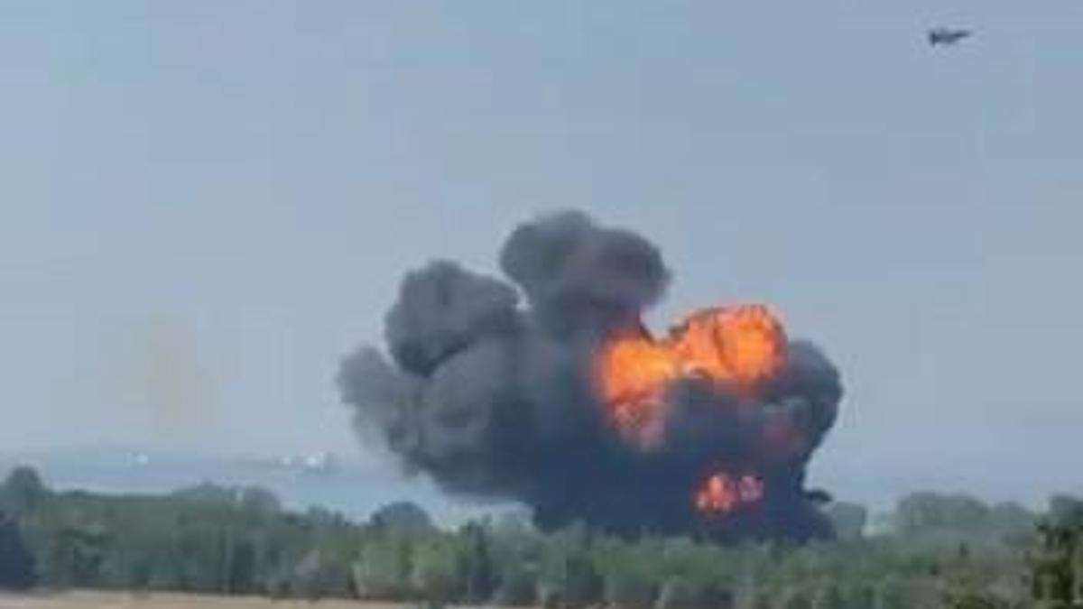 Yalova'da F16 uçağı kaza kırıma uğradı, pilot kurtuldu