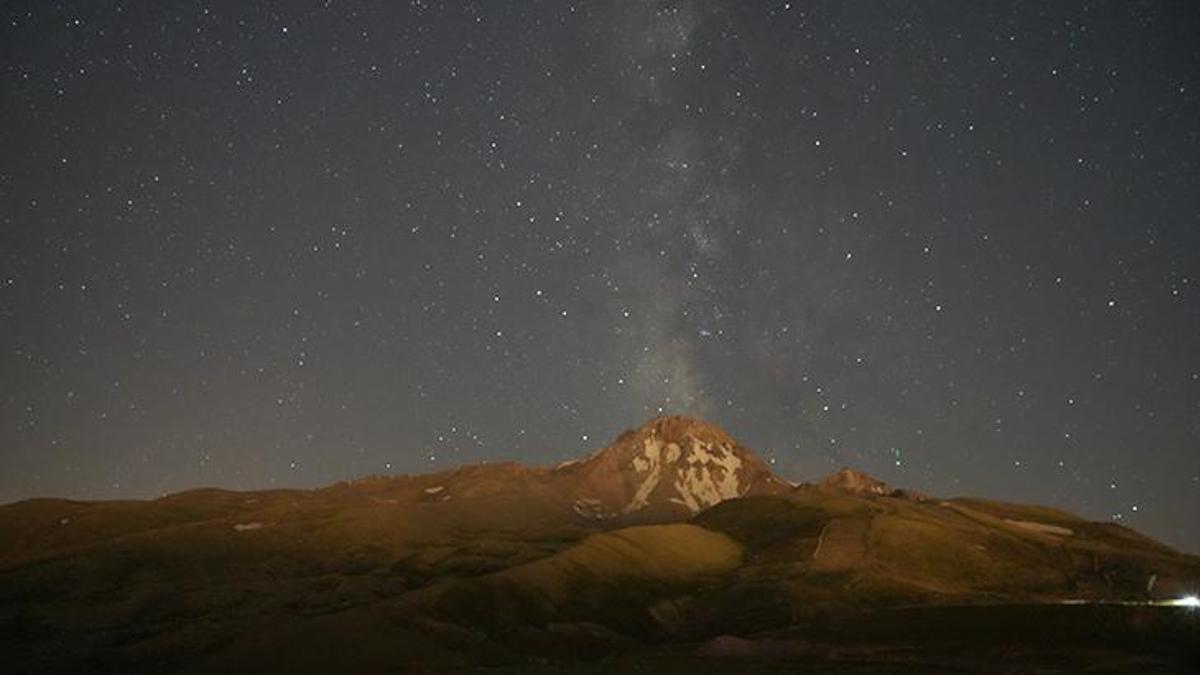 Kayseri'de 2 bin 650 metre yükseklikte meteor yağmuru