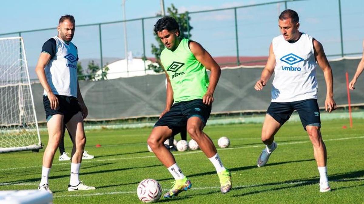 Erzurumspor'da Amedspor maçı öncesi bomba patladı: Halil Umut Meler olacak