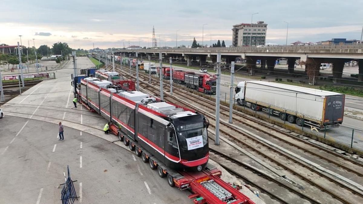 12 tramvaydan ikincisi de şehre ulaştı! Samsun trafiğine nefes aldıracak