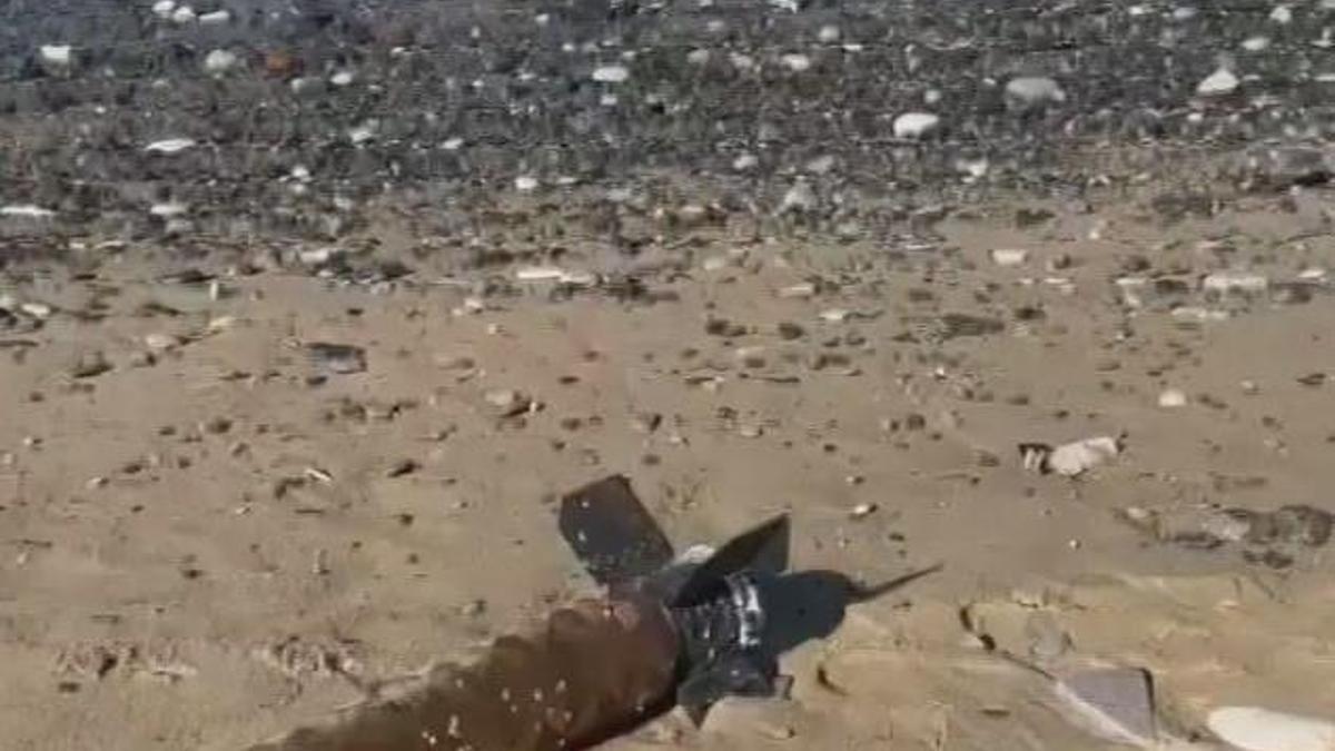 Arnavutköy'de sahilde mühimmat olduğu değerlendirilen cisim bulundu