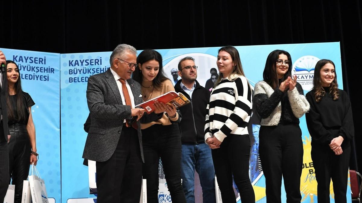 Başkan Büyükkılıç’tan Kayseri’yi tercih eden gençlere tebrik