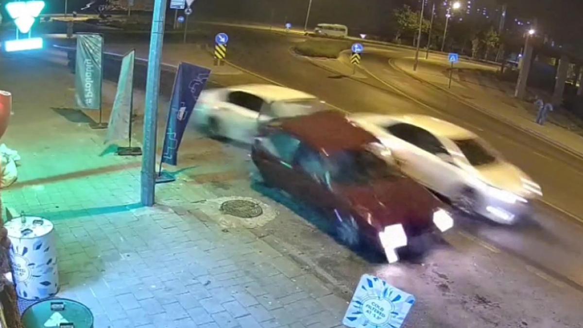 Polisten kaçarken aracıyla 4 otomobile çarpan alkollü sürücüye 450 bin lira ceza
