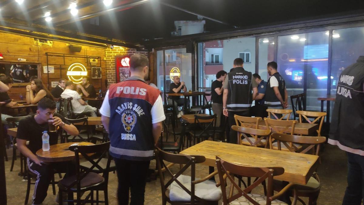 Bursa'da polis denetiminde aranan 8 kişi yakalandı, 261 bin TL ceza kesildi