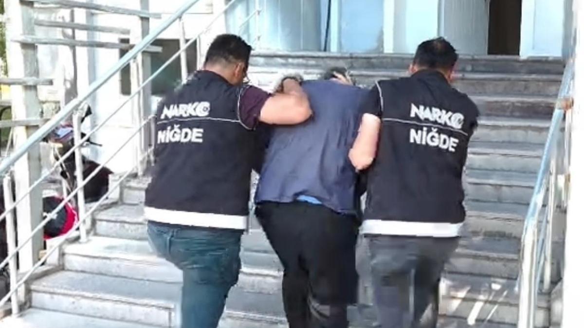 İranlı şüphelilerin mide ve bağırsaklarından uyuşturucu çıktı