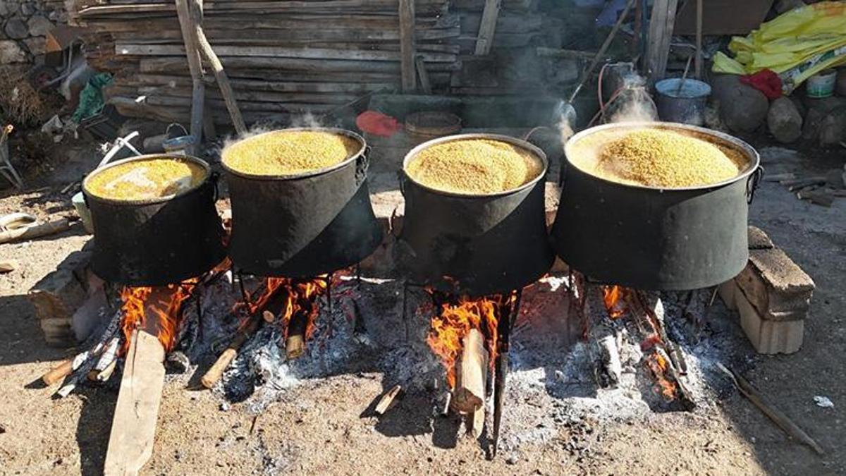 Yozgat'ta kazanlar kaynamaya başladı: Hedik yapımı için yoğun mesai harcanıyor