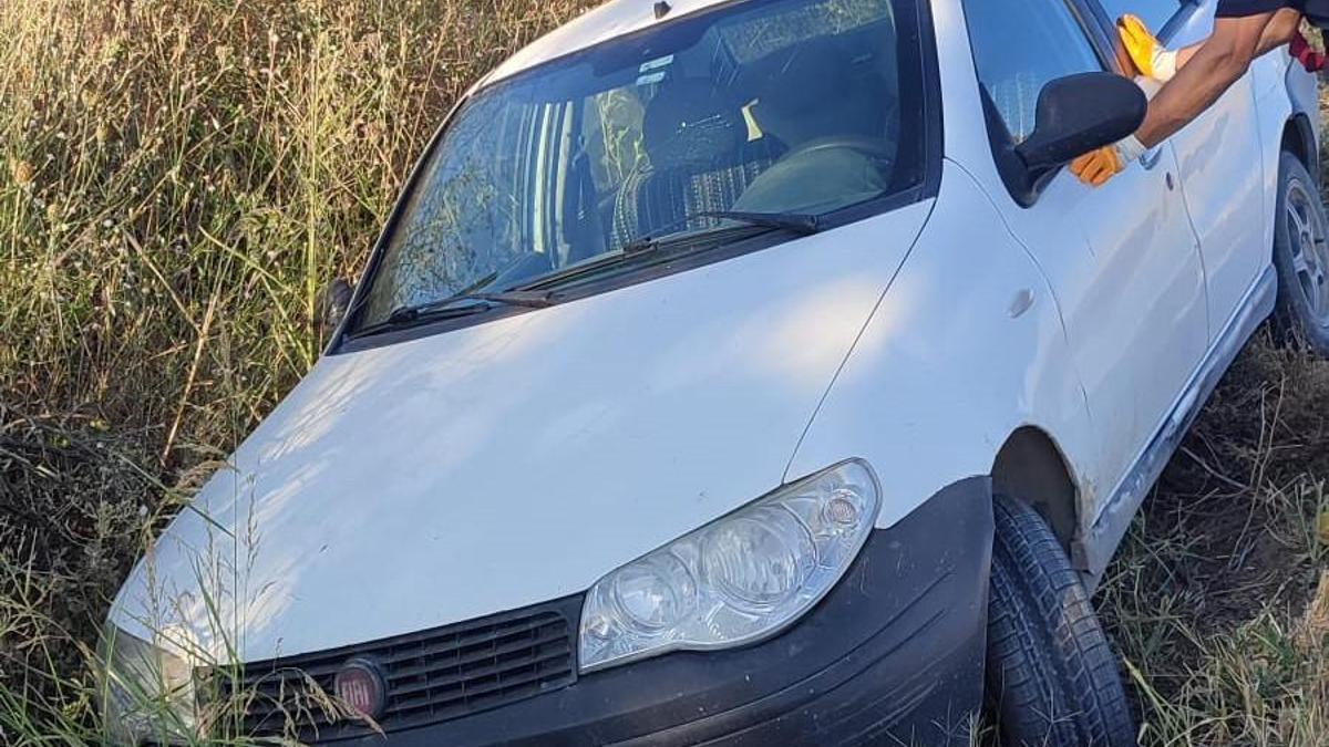 Kaza yaptığı otomobilini bırakıp gitti