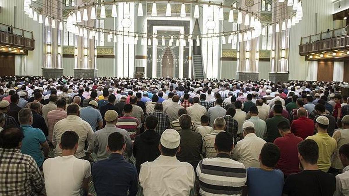 Bugün hangi kandil var? Mevlid Kandili ne zaman? Mevlid Kandili nedir? Kandil gecesinde yapılacak ibadetler hangileri?