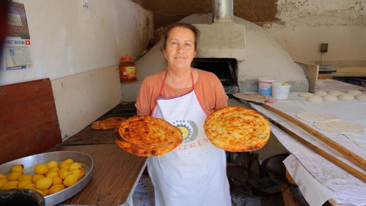 160 yıllık ekmeği böyle yapıyorlar: Kahramanmaraş'ta 10 aile yapıyor