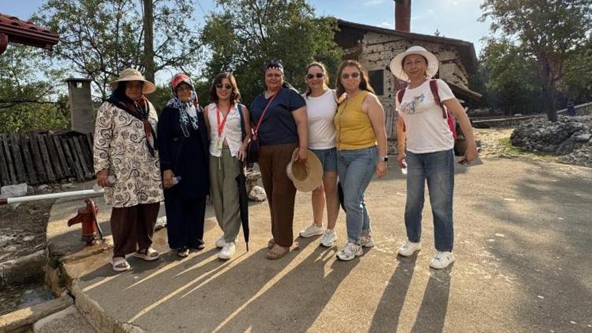 Hukuk diplomasını aldı rotasını o mesleğe çevirdi! Şimdi turistlere Anadolu’yu anlatıyor