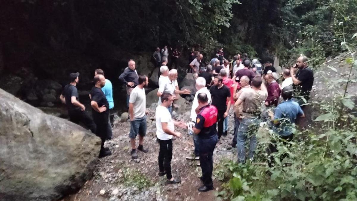Dere kenarında 2 kız kardeşin cansız bedeni bulundu