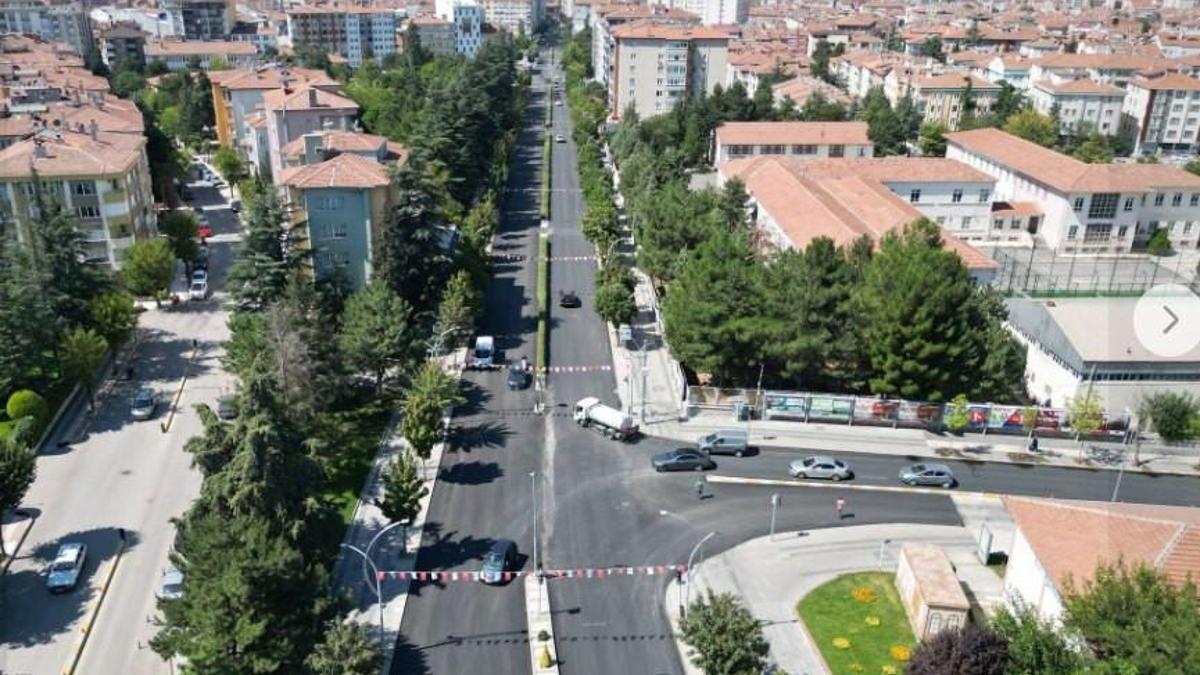 Asfalt çalışması bitti, Gazi Caddesi trafiğe açıldı