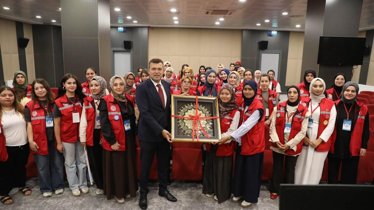 Damla Gönüllülük Hareketi kapsamında 40 genç Niğde’de buluştu