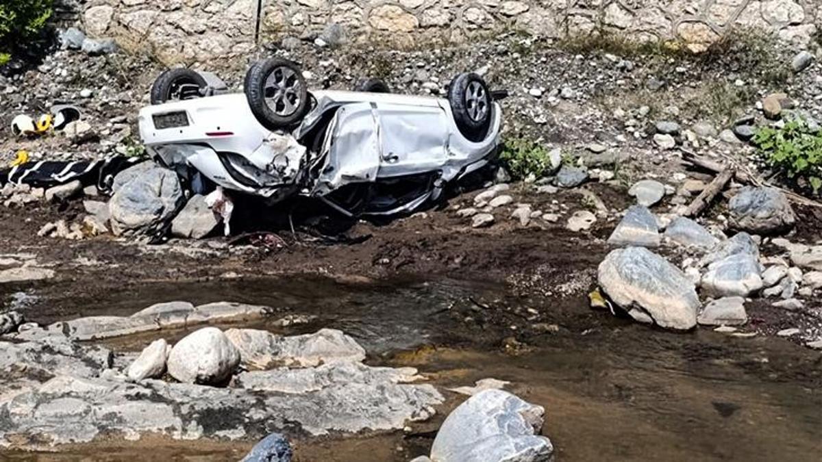Adana’da otomobil dereye uçtu! Feci kazada 2 ölü, 1 yaralı