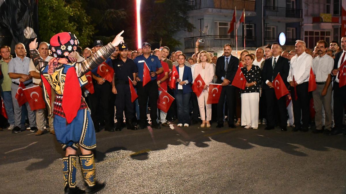 Demirci’de Kurtuluş Festivali kortej yürüyüşüyle başladı