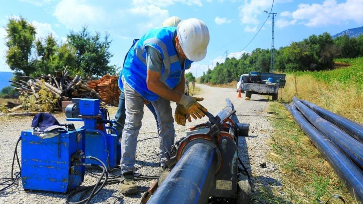 Denizli Acıpayam'da 32,7 milyonluk altyapı yatırımı: Karaismailler Mahallesi'ne 11,8 kilometrelik yeni içme suyu hattı!