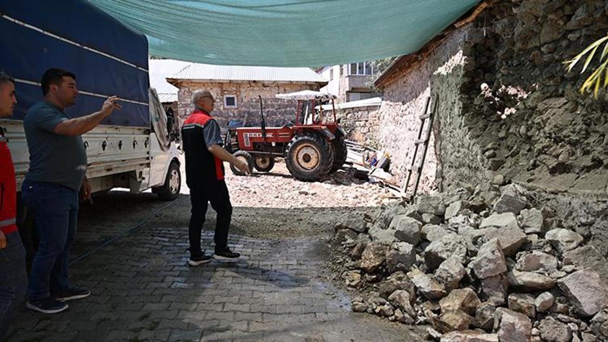 Kayseri'de korkutan deprem; bazı evlerde hasar oluştu!