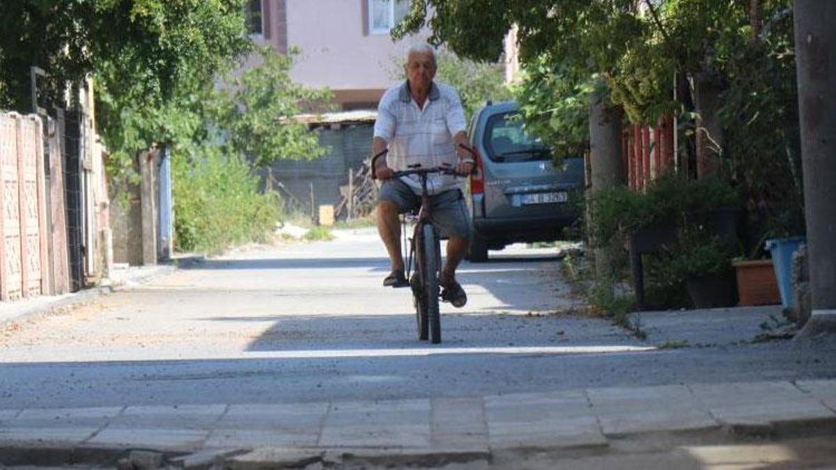 Adapazarı'nda belediye işi yarım bırakıp gitti, çilesi vatandaşa kaldı