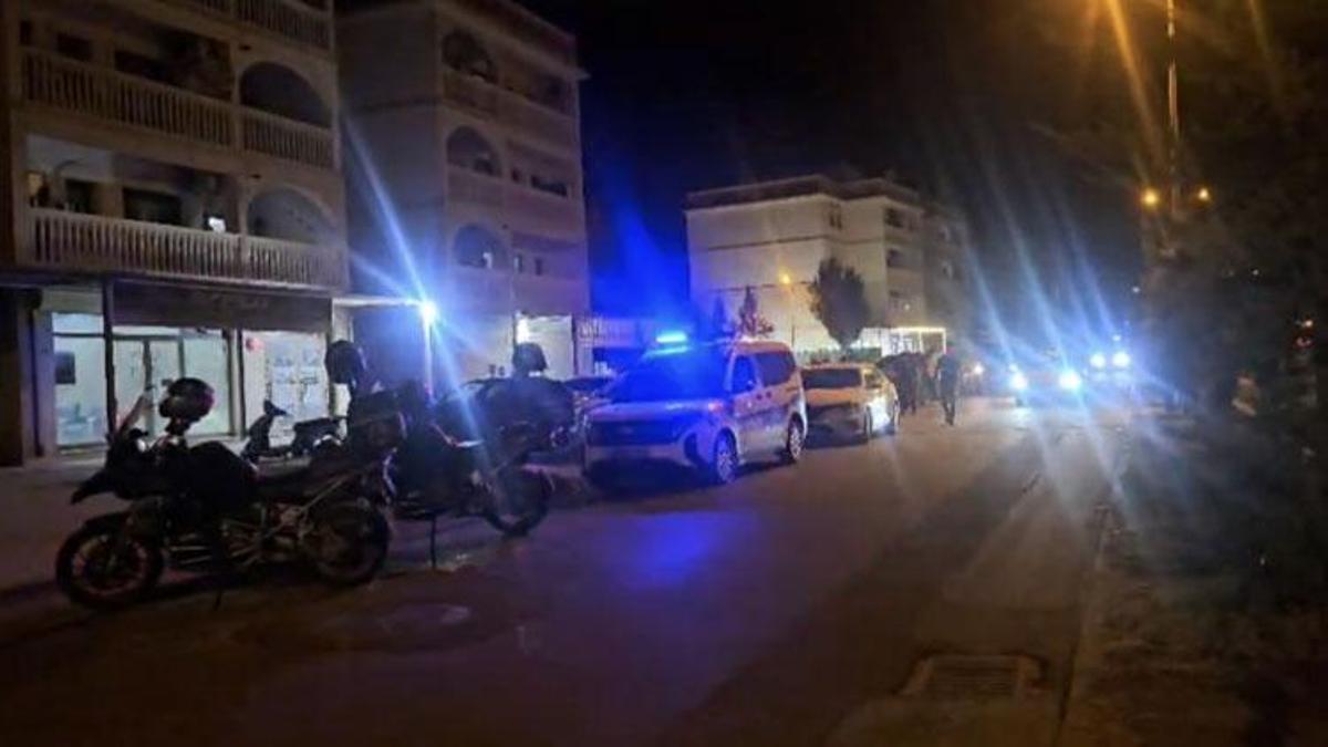 Maskeli ve motosikletli 2 şüpheliden iş yerine silahlı saldırı