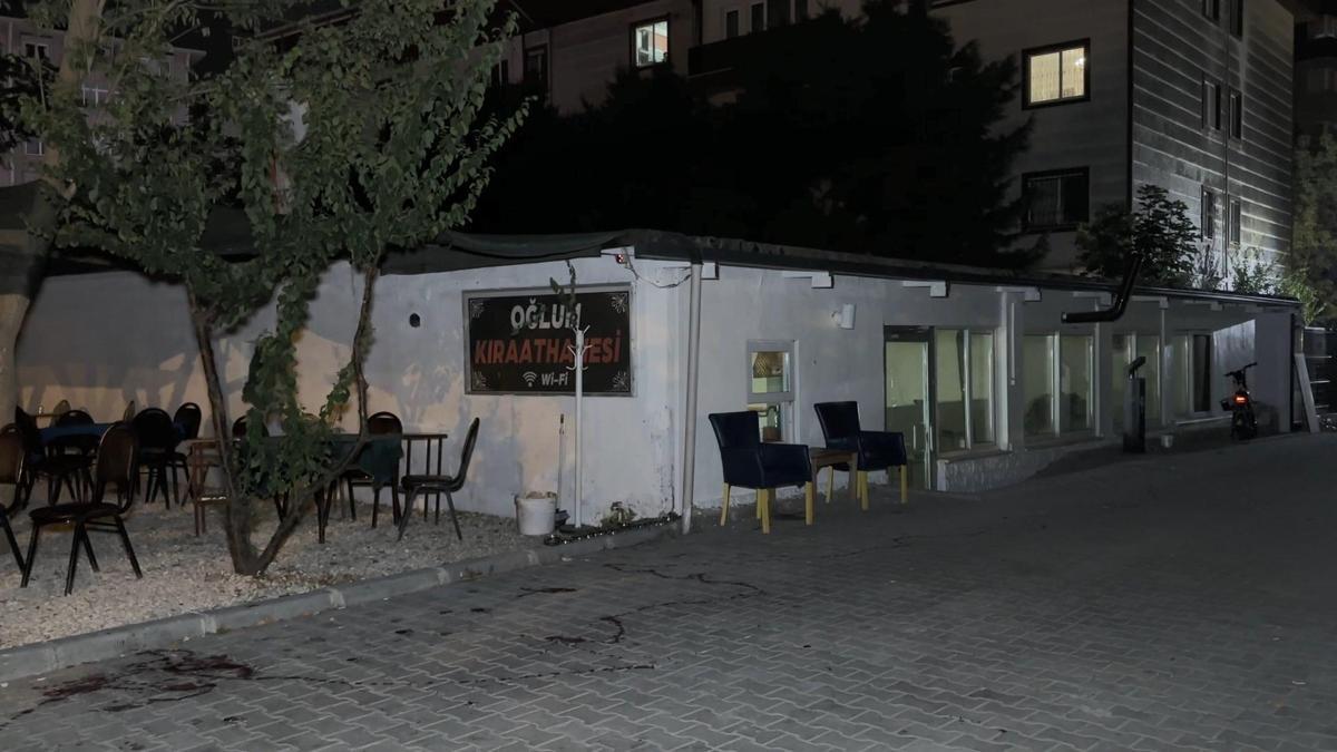 Büyükçekmece’de kıraathaneye silahlı saldırı: 3 yaralı