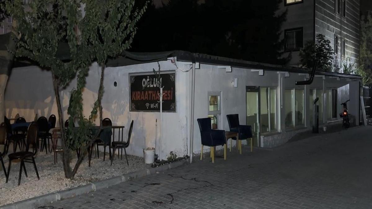 Büyükçekmece’de kıraathaneye silahlı saldırı: 3 yaralı