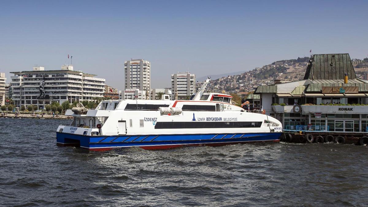 İzmir'de 30 Ağustos'ta ulaşım yüzde 50 indirimli