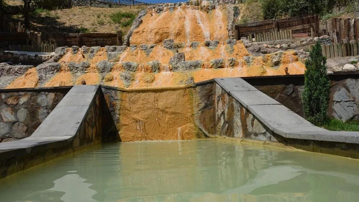 Malatya’da sudan çıkan taşlar renk değiştiriyor! Şifa arayanlar İspendere’ye akın ediyor